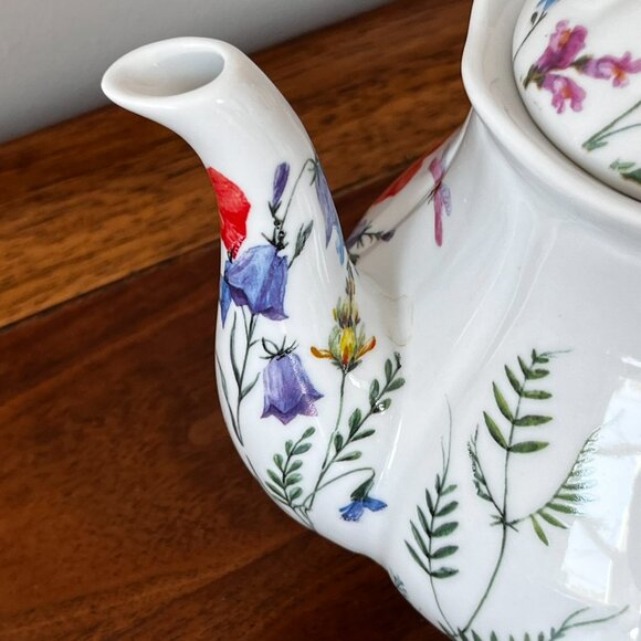 Kent Pottery Porcelain Teapot Floral Dragonflies Poppies Cottagecore SMALL FLAW - Picture 6 of 17